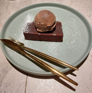 Brownie and ice cream at MOON and BACK in Kyoto