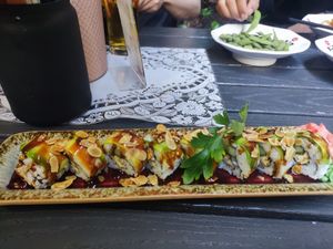 Veggie rolls and edamame in the back at Ramen Makotoya Graz in Graz
