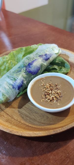 Summer Roll, peanut sauce at Food Lab in Siargao