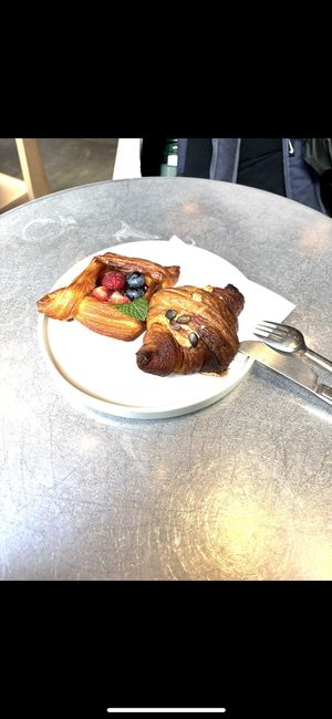 Glorious🩷  at Saint-Jean Deli in Amsterdam