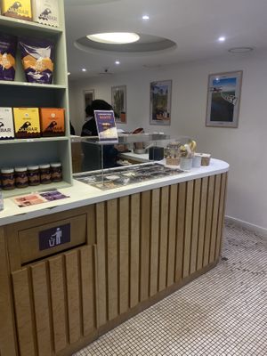   at Oakberry in Paris