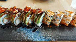 Dragon rolls en california rolls at NORI | Vegan Sushi - Wok in Rotterdam