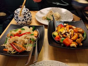 Noodle dishes at NORI | Vegan Sushi - Wok in Rotterdam