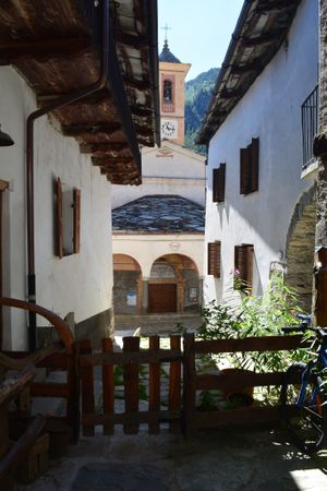 L'ingresso della zona notte at Osteria L'iero d'Eima - Bellino CN in Celle