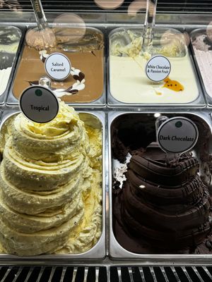 Vegan flavors labeled with green dots  at Anita Gelato - Condado in San Juan