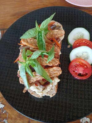 Hummus toast at Barefoot Blondie in 