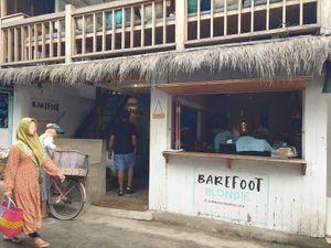  at Barefoot Blondie in 