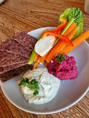 Cracker Plate #Veganuary at AYI Yoga Studio Cafe in Ulm