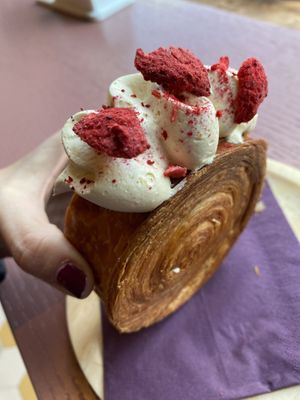 Sfoglia croccante ripiena di tanta tanta crema  at Julietta Pastry and Lab in Rome