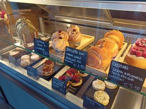 Window at Julietta Pastry and Lab in Rome