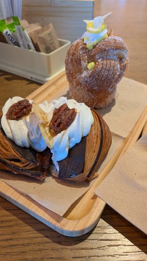 Brioche con crema alla banana e noci pecan con ripieno di brownie at Julietta Pastry and Lab in Rome
