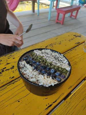 Cacao smoothie bowl (ask for no granola for vegan) at Pink Flamingo in Utila