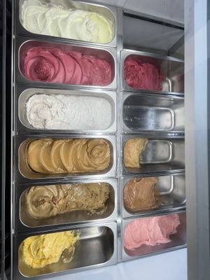 Non icy, very creamy Ice creams (coconut/oat milk based) 10/10  at Herbívoro - La Felicidad  in Bogota