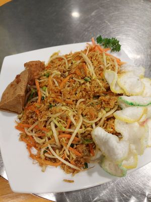 Fried rice at Ayuriz Cafe in Darwin