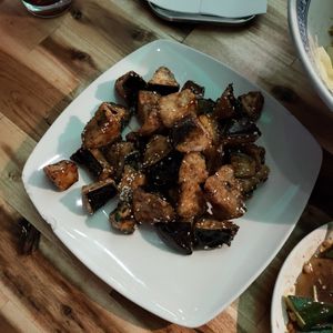 G9 „Absolut köstlich” frittierte Auberginen (€15.90) at Chin Burger 秦堡 in Cologne