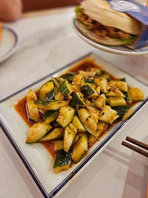 Smashed cucumbers at Chin Burger 秦堡 in Cologne