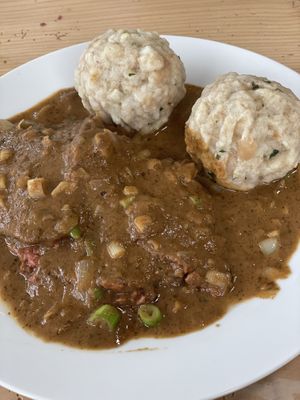 Zwiebelröstbraten mit Zwiebeln  at Green Queen by Vegananda in Salzburg