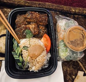 Vegan fish & salad rolls. Interesting texture and so tasty 😋   at Van Hanh Restaurant in Portland