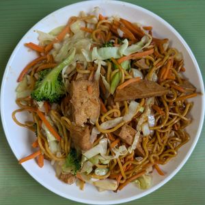 Chow Mein at Van Hanh Restaurant in Portland