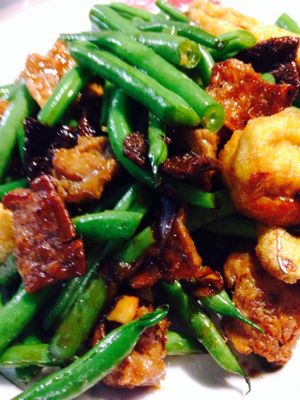 Green beans with all mock meats at Van Hanh Restaurant in Portland