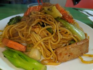 Chow Main at Van Hanh Restaurant in Portland