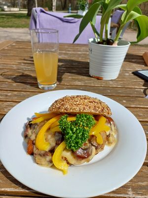 Sandwich mit VIEL veganem Käse at Zeiten & Wunder in Bamberg