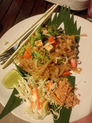 Pad Thai tofu at JJ Resort & Restaurant in Koh Phayam