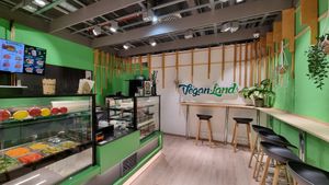  at Veganland Cigköfte in Munich