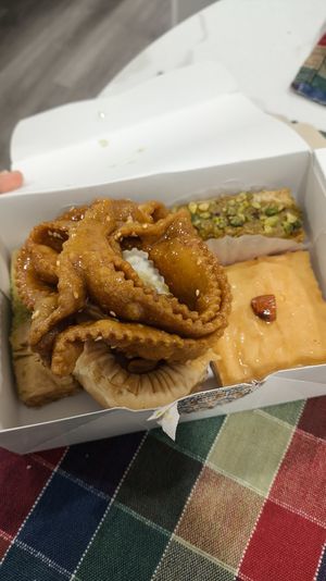  at Le Ryad Pâtisseries in Montreal