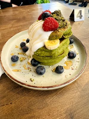 Matcha pancakes at Berguna Gluten Free in Valencia