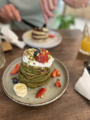 Matcha y pistachio pancakes & Nutelle pancakes, they were DELICIOUS!! 😍😍  at Berguna Gluten Free in Valencia
