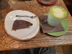 Sacher and matcha latte soya at STEAMPOWER in Padua