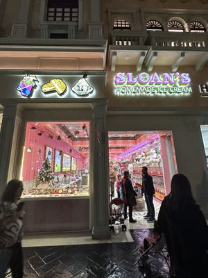 Ice cream shop with vegan options in the Grand Canal Shoppes in The Venetian Hotel    at Sloan's Ice Cream in Las Vegas