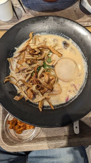 🍜 Vege Soy Sauce (1000¥ | 6.6$) at VeJin Tokyo Vege Ramen  in Tokyo