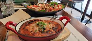 Lasaña y ensalada at Verduritas in Malaga