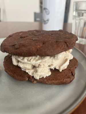 Ice cream sandwich  at Café Vegetal - Coyoacán in Mexico City