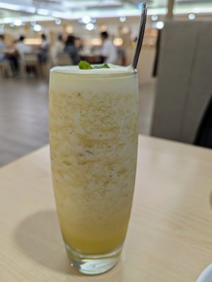 Pineapple Apple Juice at Veggienius in Taipei