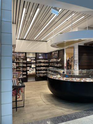   at AUH - Läderach - TA in Abu Dhabi