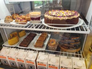 Dessert options at Mana'o Bowls in Florianopolis