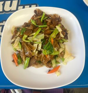 Pad see ew  at Lee Jae Veg in Bangkok