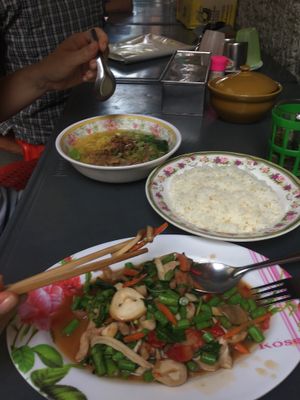 Great Food only 90 baht at Lee Jae Veg in Bangkok