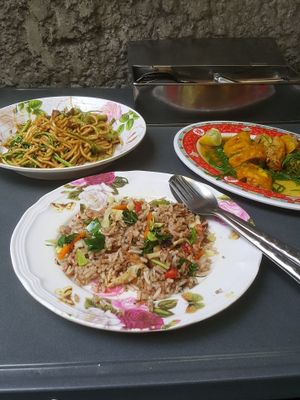 Tasty authentic thai street food at Lee Jae Veg in Bangkok