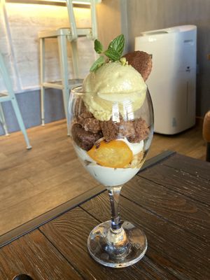 Chocolate parfait   at Hakoo Cafe Me in Kamakura