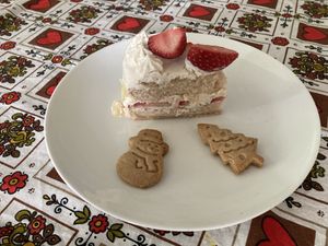 Cake and biscuits   at Hakoo Cafe Me in Kamakura