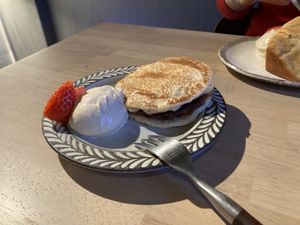 Dorayaki  at Hakoo Cafe Me in Kamakura