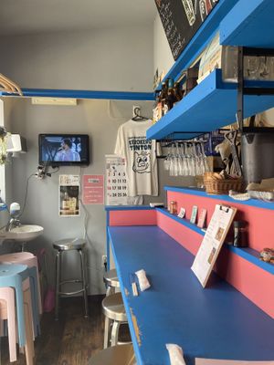 5 persons counter  at Hakoo Cafe Me in Kamakura