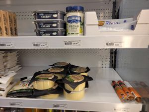 Vegan cheeses +++ at Sunkost Gunerius in Oslo