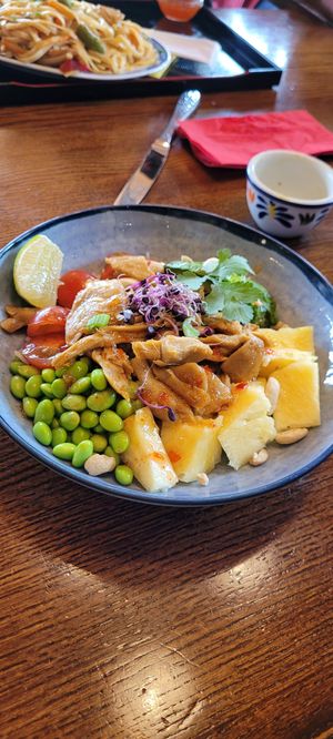 Poke Bowl planted chicken at Stars and Stripes in Berikon