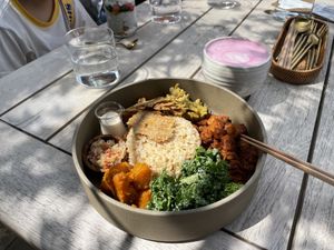 Born in Bali bowl, pink lattee  at Alchemy Tokyo -Azabudai Hills - アルケミー in Tokyo