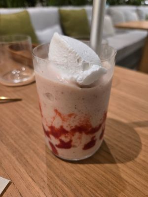 Strawberry Milkshake at Alchemy Tokyo -Azabudai Hills - アルケミー in Tokyo